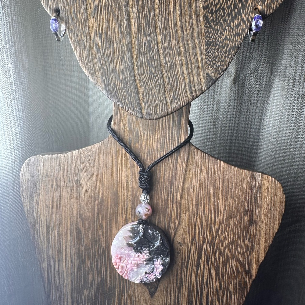 Icy Rhodonite Landscape and Flowers Pendant Necklace on Black Adjustable Rope - Picture 5 of 16